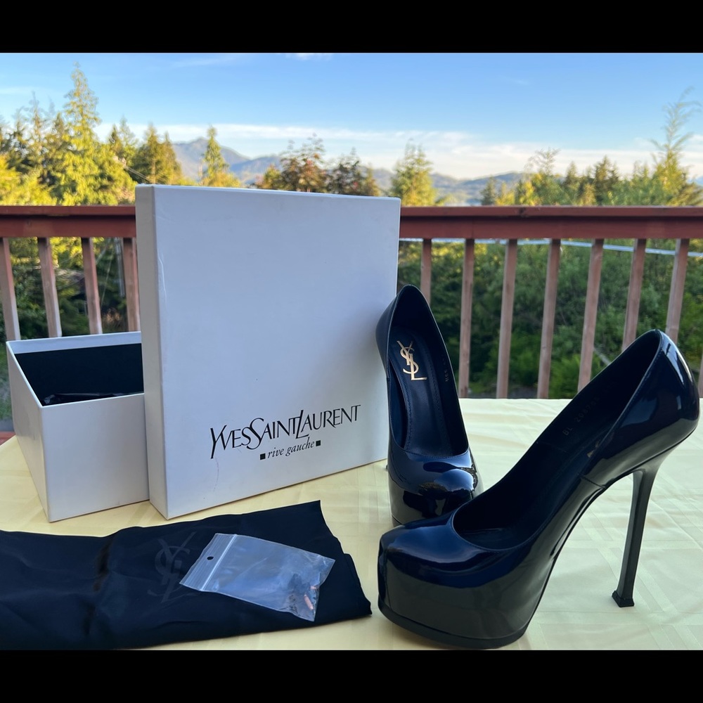 ❌❌❌SOLD 👠🔹Navy Yves Saint Laurent Platform Pumps🔹👠❌❌❌ SOLD